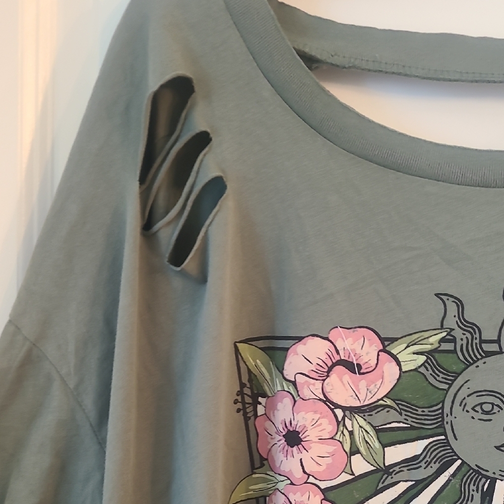 Torrid Olive Graphic Tee with Sun and Floral Design - Picture 3 of 8